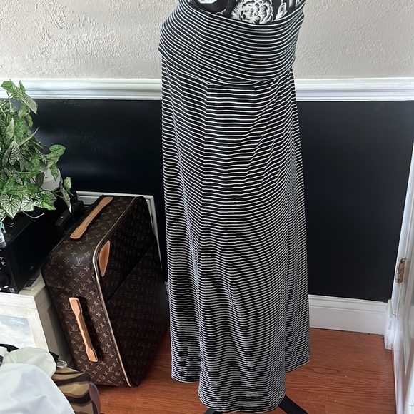 Roxy Strapless Maxi Dress. Medium.Navy Blue and White Stripes. - Picture 2 of 5